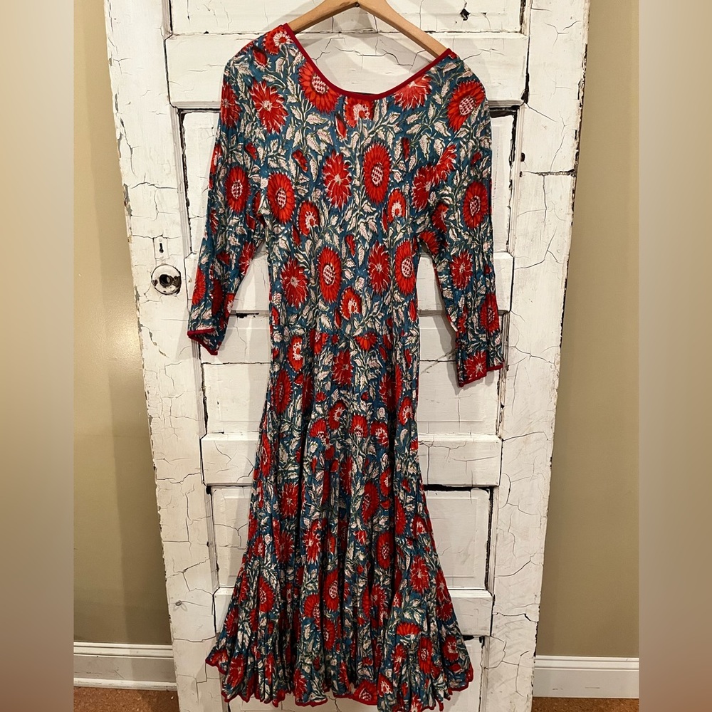Beautiful Floral Trade Cloth Dress Size L